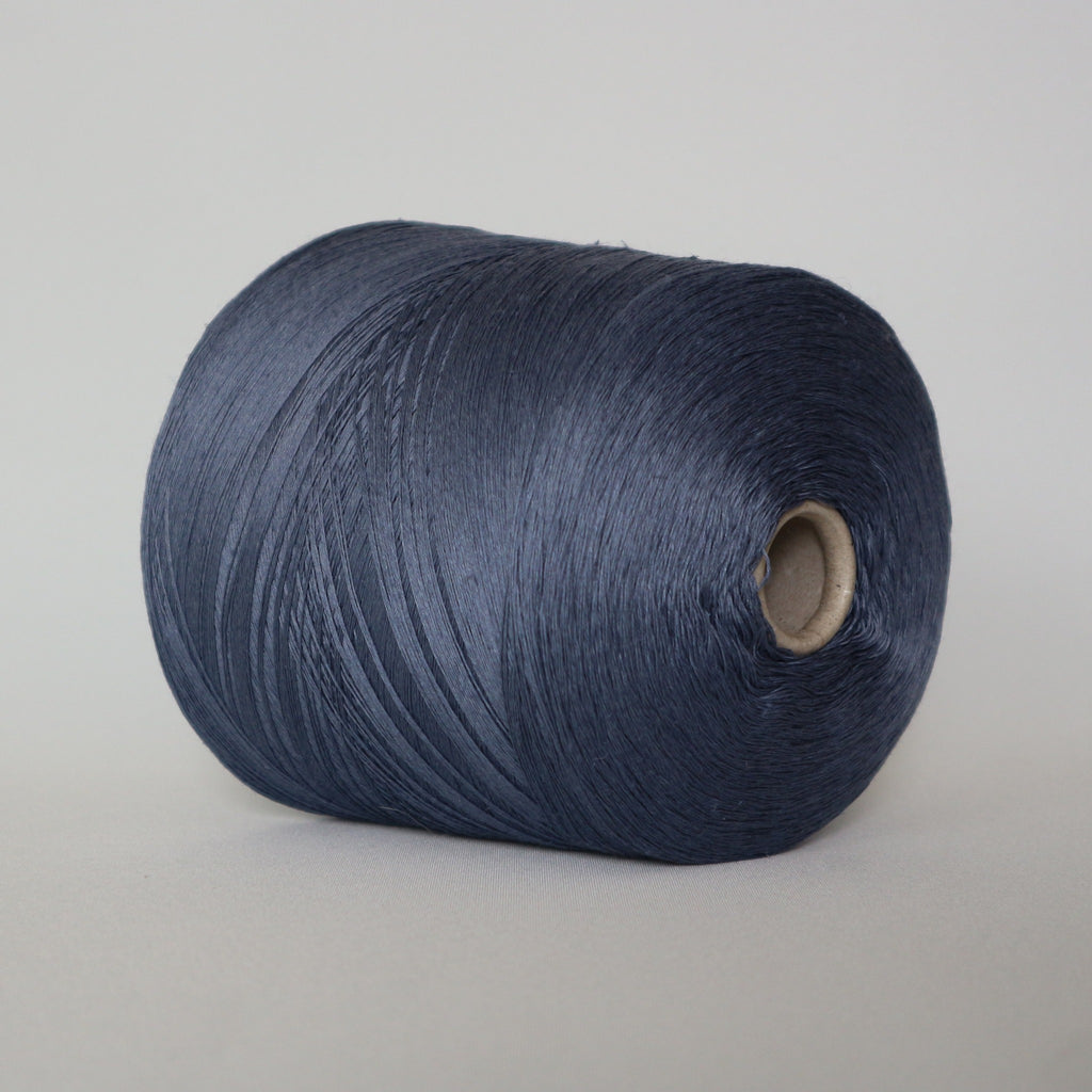 «Lino Premium» lingarn i lavendel — detalj av garnet